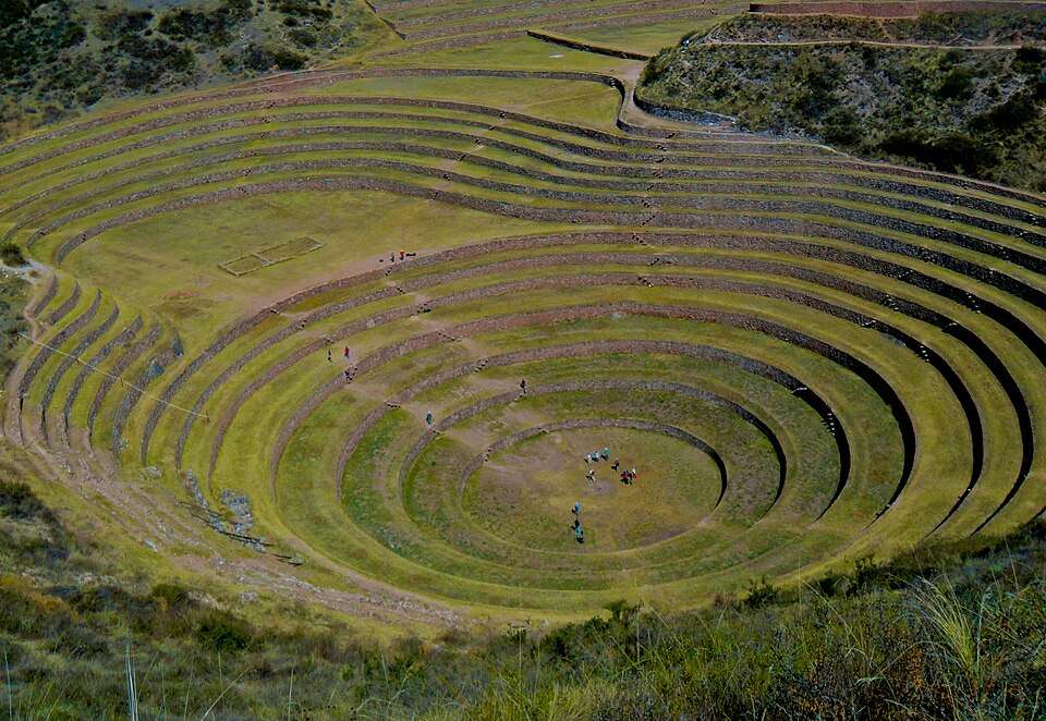 The concentric terraces of Moray